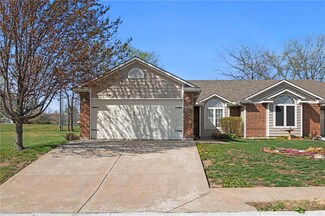 3114 Eastern Hills Pkwy, Harrisonville, MO 64701