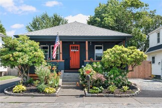 14 Elinora St, Riverside, RI 02915