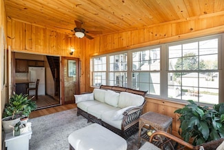 3156 S Kinnickinnic Ave, Milwaukee, WI 53207