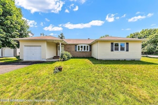 1 Bough Ct, Toms River, NJ 08753