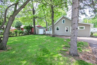 35161 N Shoreline Dr, Ingleside, IL 60041