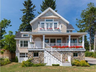 4 Fellow Ct, New Castle, NH 03854
