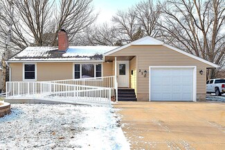 210 9th Ave SE, Faribault, MN 55021