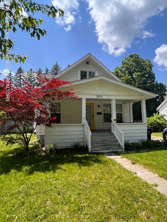 1973 Chestnut St, Holt, MI 48842