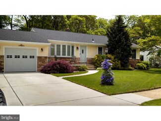 15 Iorio Dr, Trenton, NJ 08620