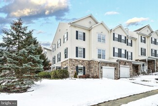 2110 Maple Crest Blvd, York, PA 17406