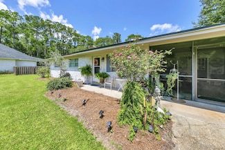 90 Jones Dr, Freeport, FL 32439