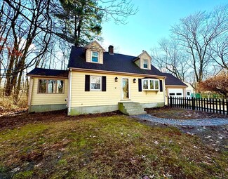 586 Turnpike St, Stoughton, MA 02072