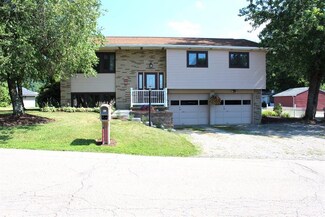 332 2nd St, Harmony, PA 16037