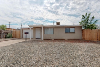 407 Dallas St NE, Albuquerque, NM 87108