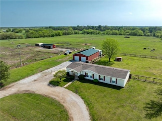 162 N 160th St, Girard, KS 66743