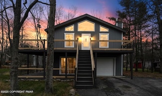 5646 Pembrook Dr, Tobyhanna, PA 18466