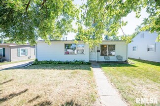 1426 Camden St, Pekin, IL 61554
