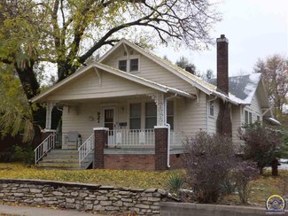 921 SW College Ave, Topeka, KS 66606
