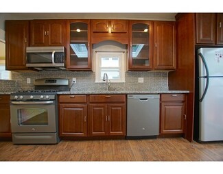 13 Bulfinch St, Lynn, MA 01904