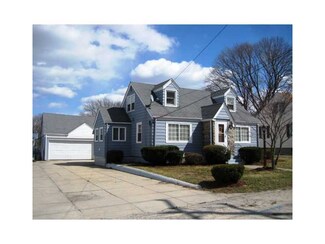 5 S Fairview St, Johnston, RI 02919