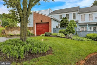 222 Winding Hill Dr, Lancaster, PA 17601