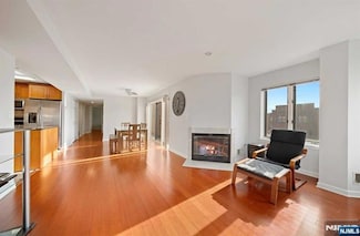 518 Ellery Ct Unit K518, Edgewater, NJ 07020