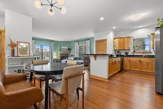 1812 E Lafayette Place Unit 308, Milwaukee, WI 53202