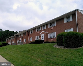 22 Orchard Hills Dr Unit B, Boyertown, PA 19512