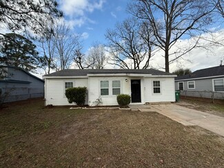 10541 Castleton St, Houston, TX 77016