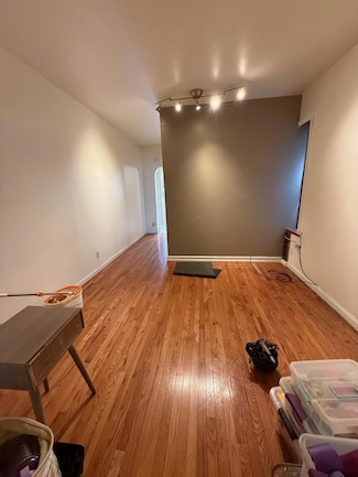 415 E 187th St, Bronx, NY 10458