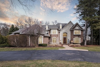 5281 River Ridge Dr, Brighton, MI 48116