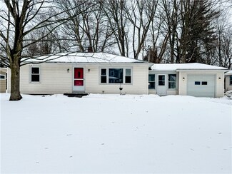 90 Furlong Rd, Rochester, NY 14623