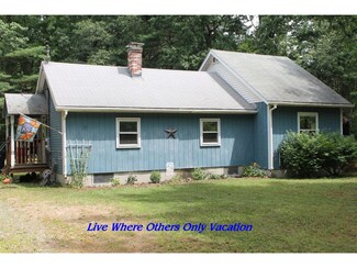 14 Crystal Ln, Tilton, NH 03276