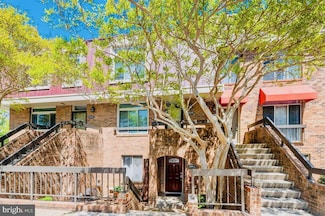 624 15th St S Unit 1, Arlington, VA 22202