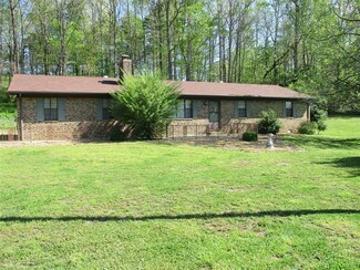 111 McDonald Dr, Waynesboro, TN 38485