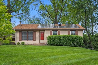 1309 S Skyline Dr, Liberty, MO 64068