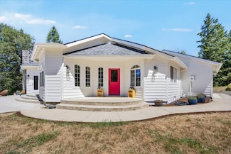 6841 Oak Hill Rd, Roseburg, OR 97471