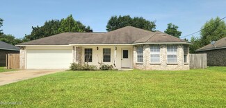 2621 N 8th St, Ocean Springs, MS 39564