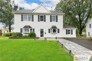 18 Baxter Rd, Edison, NJ 08817