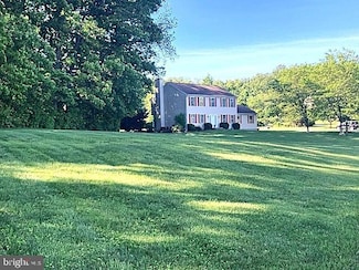 4693 Catalina Dr, Hampstead, MD 21074