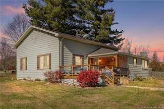 204 Spickert Knob Rd, New Albany, IN 47150