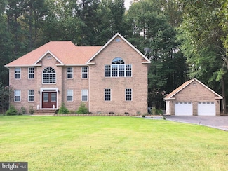 6846 Buckeye Dr, Hughesville, MD 20637