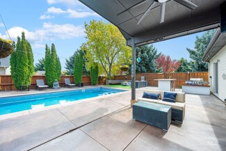 2079 W Marten Creek Dr, Meridian, ID 83646