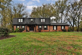 135 Royal Gate Dr, Saint Louis, MO 63141