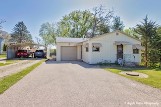 5308 Wonder Woods Dr, Wonder Lake, IL 60097