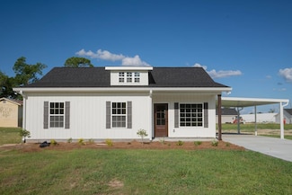 42 Walton Way, Hazlehurst, GA 31539