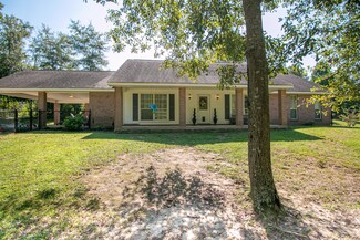 818 College Ave W, Wiggins, MS 39577