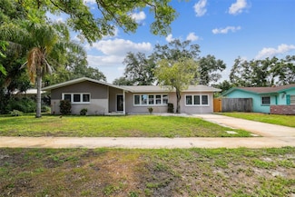 1795 Woodridge Dr, Clearwater, FL 33756