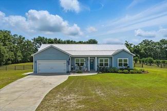 2710 SW 1st St, Trenton, FL 32693