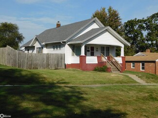 606 N Pine St, Creston, IA 50801