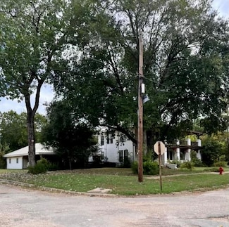 416 W Main St, Wortham, TX 76693