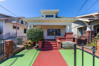 2943 Chestnut St, Emeryville, CA 94608