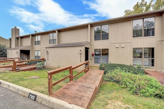 7313 Maple Ct SW, Cave Spring, VA 24018