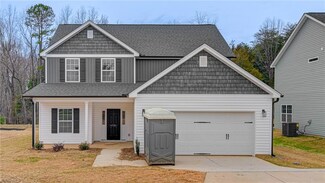 4721 Ridgefall Rd, Greensboro, NC 27410